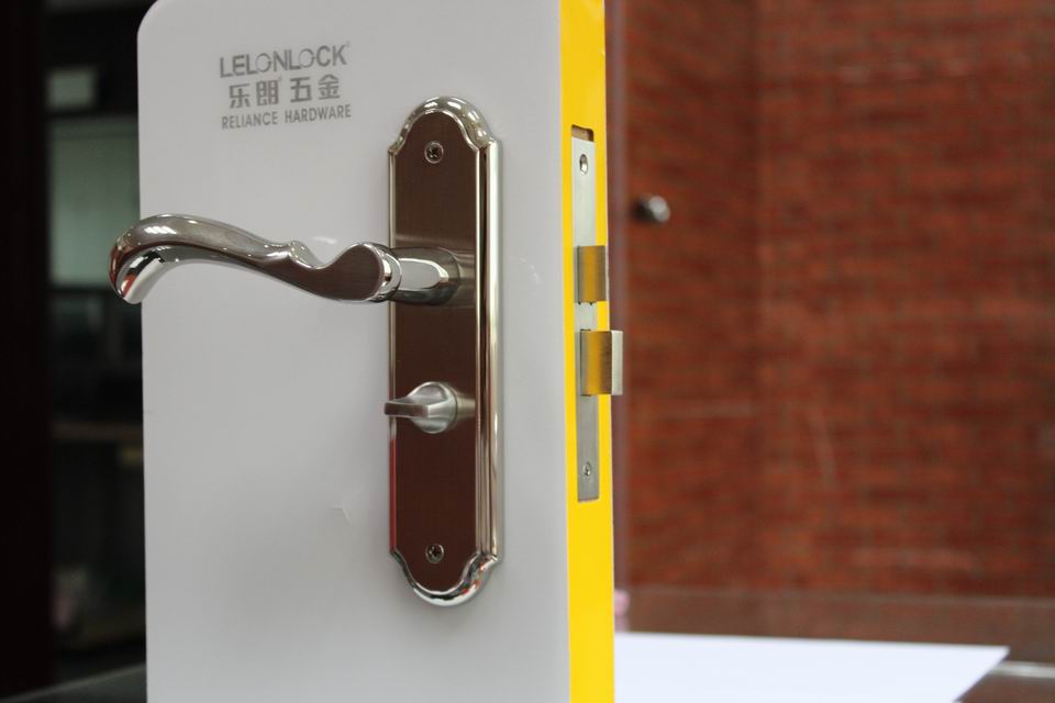 Wholesale design lever handle safety lock with plate for bedroom